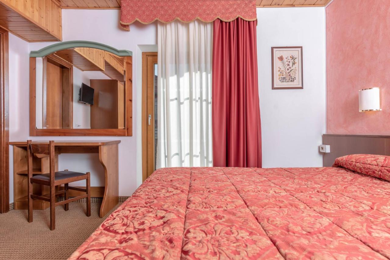 Hotel Italo Мадона ди Кампильо Екстериор снимка