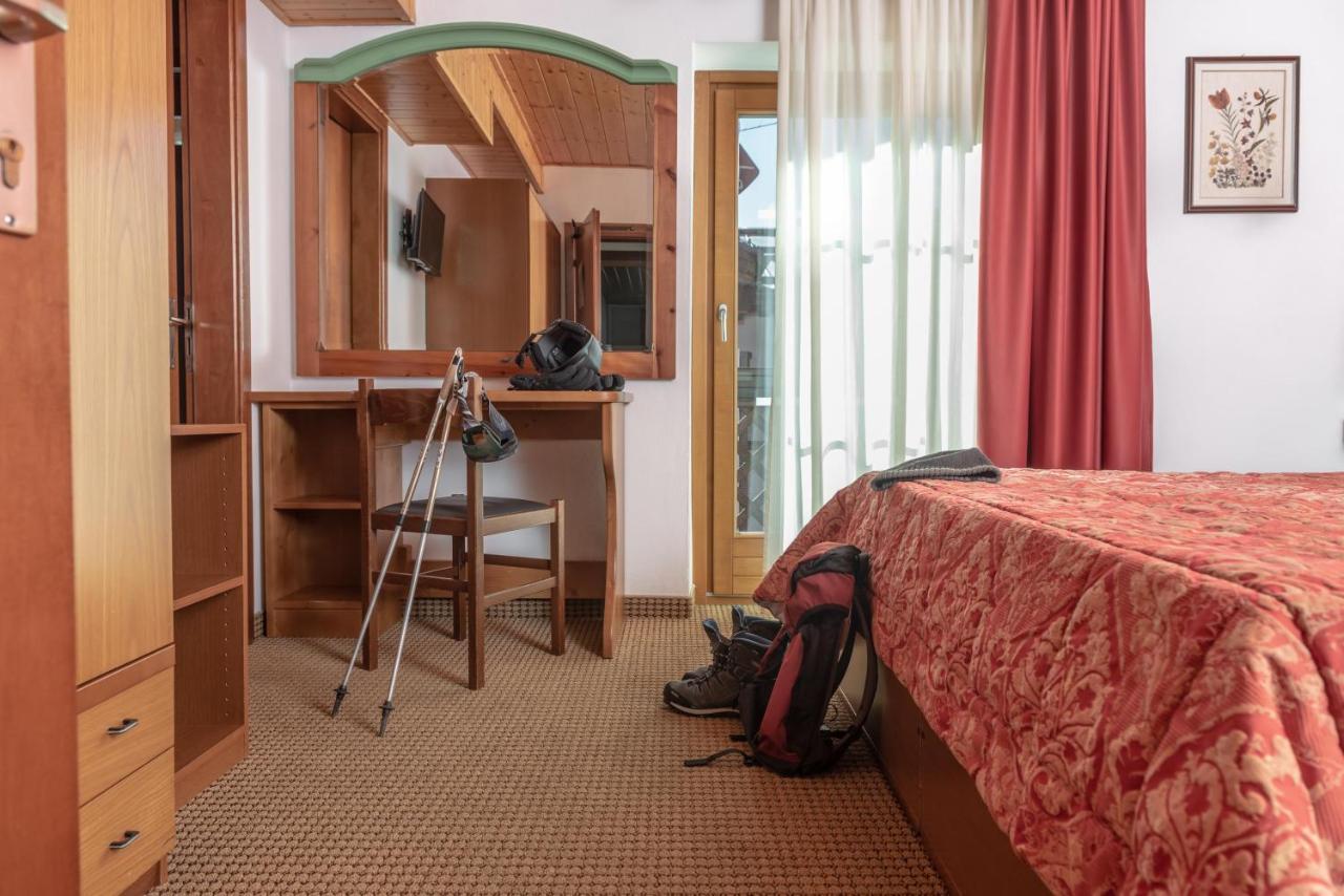 Hotel Italo Мадона ди Кампильо Екстериор снимка