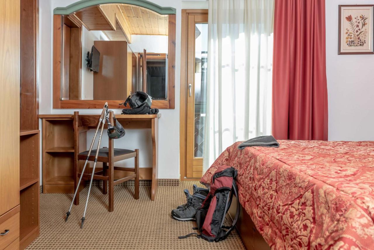 Hotel Italo Мадона ди Кампильо Екстериор снимка