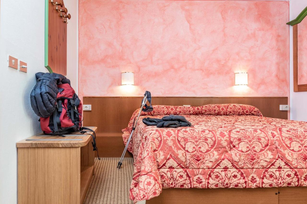 Hotel Italo Мадона ди Кампильо Екстериор снимка