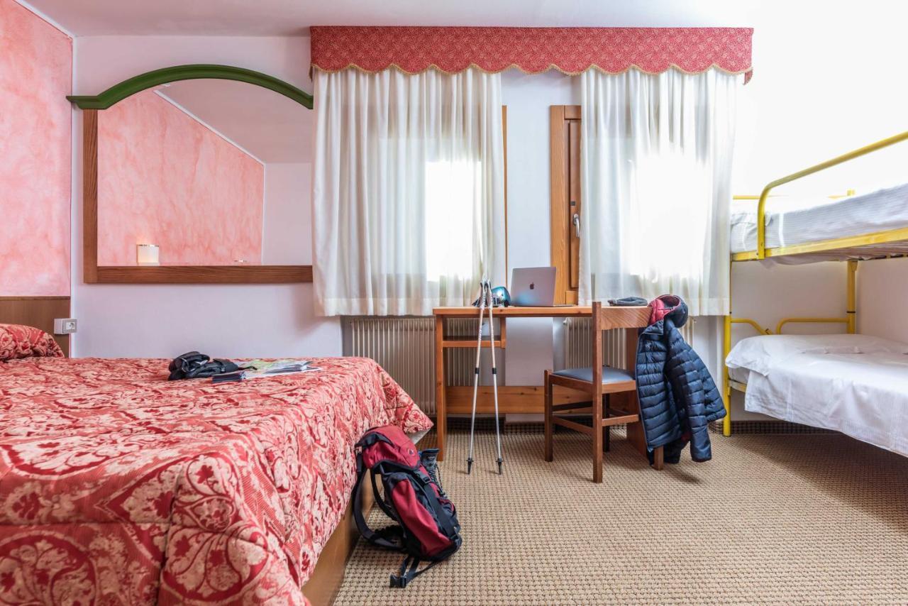 Hotel Italo Мадона ди Кампильо Екстериор снимка