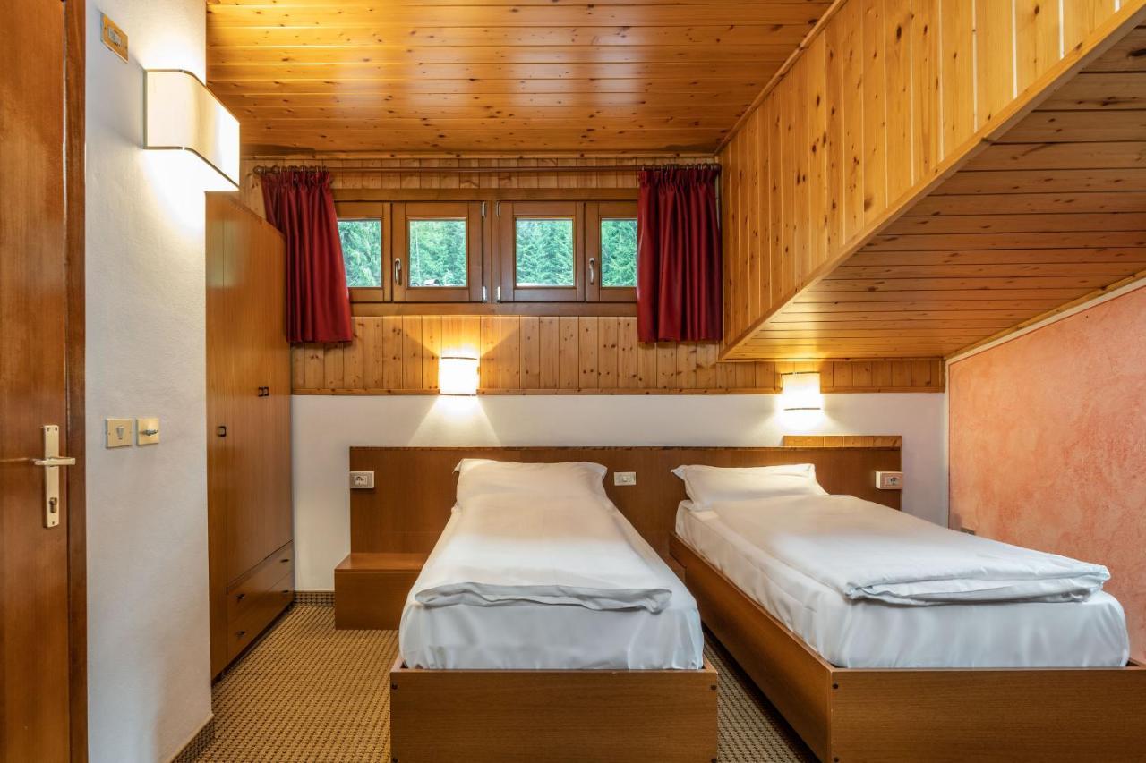 Hotel Italo Мадона ди Кампильо Екстериор снимка