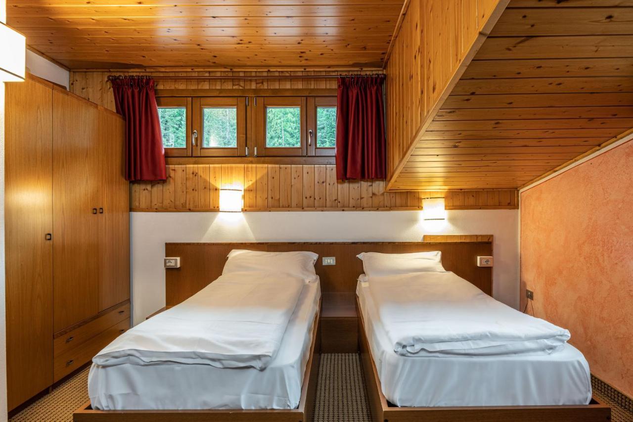 Hotel Italo Мадона ди Кампильо Екстериор снимка