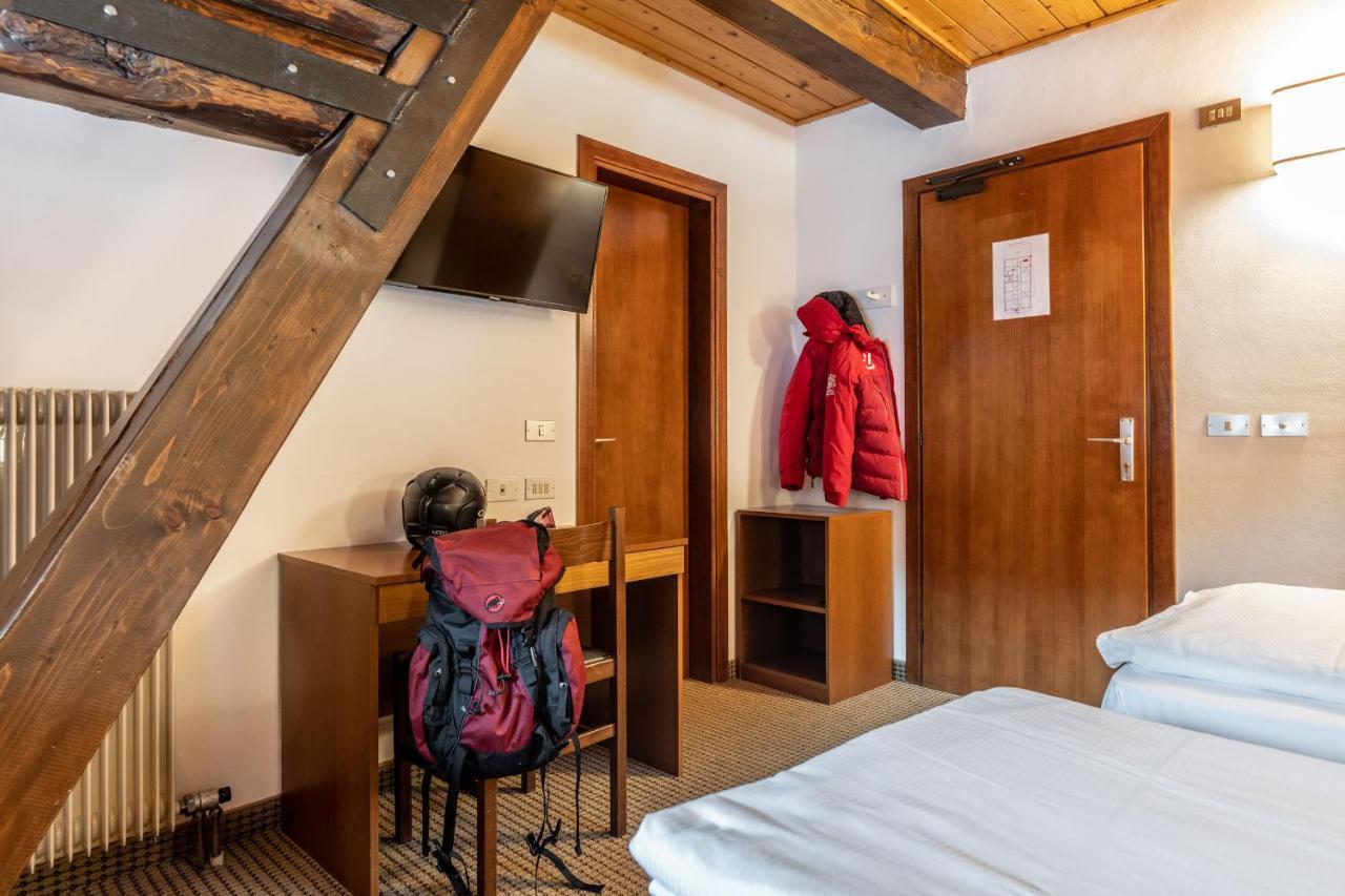 Hotel Italo Мадона ди Кампильо Екстериор снимка