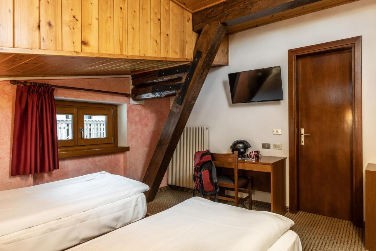 Hotel Italo Мадона ди Кампильо Екстериор снимка
