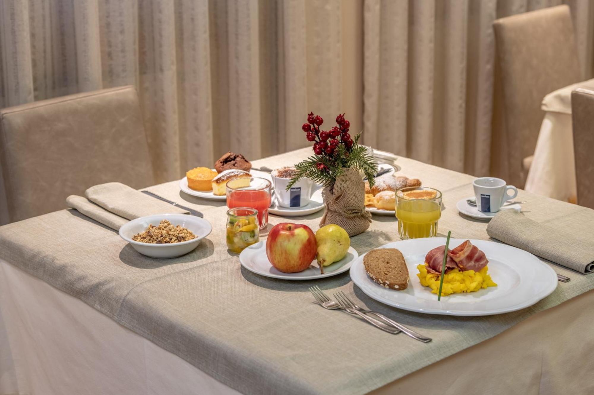Hotel Italo Мадона ди Кампильо Екстериор снимка